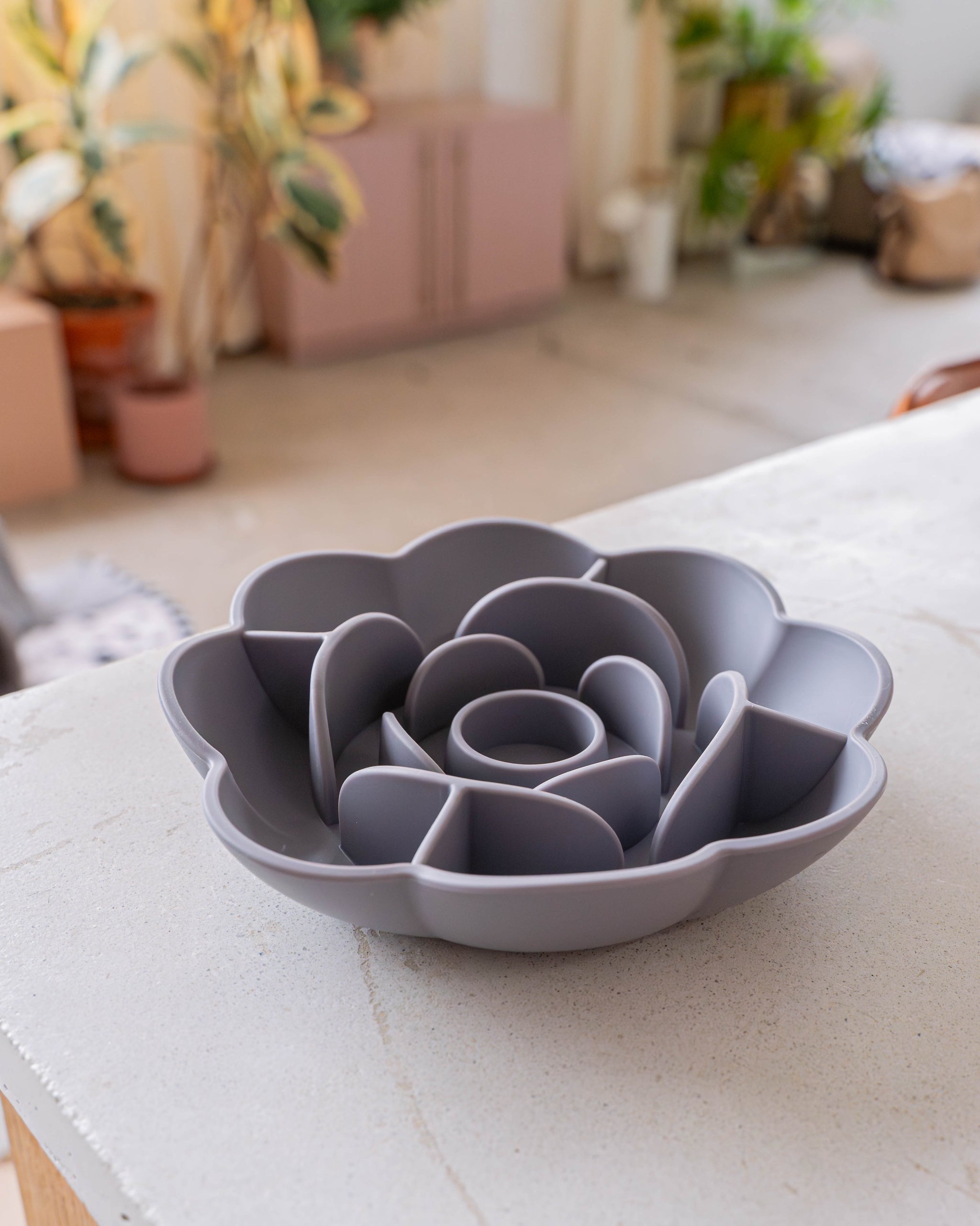 Grey Flower Slow Feeder – dexypaws